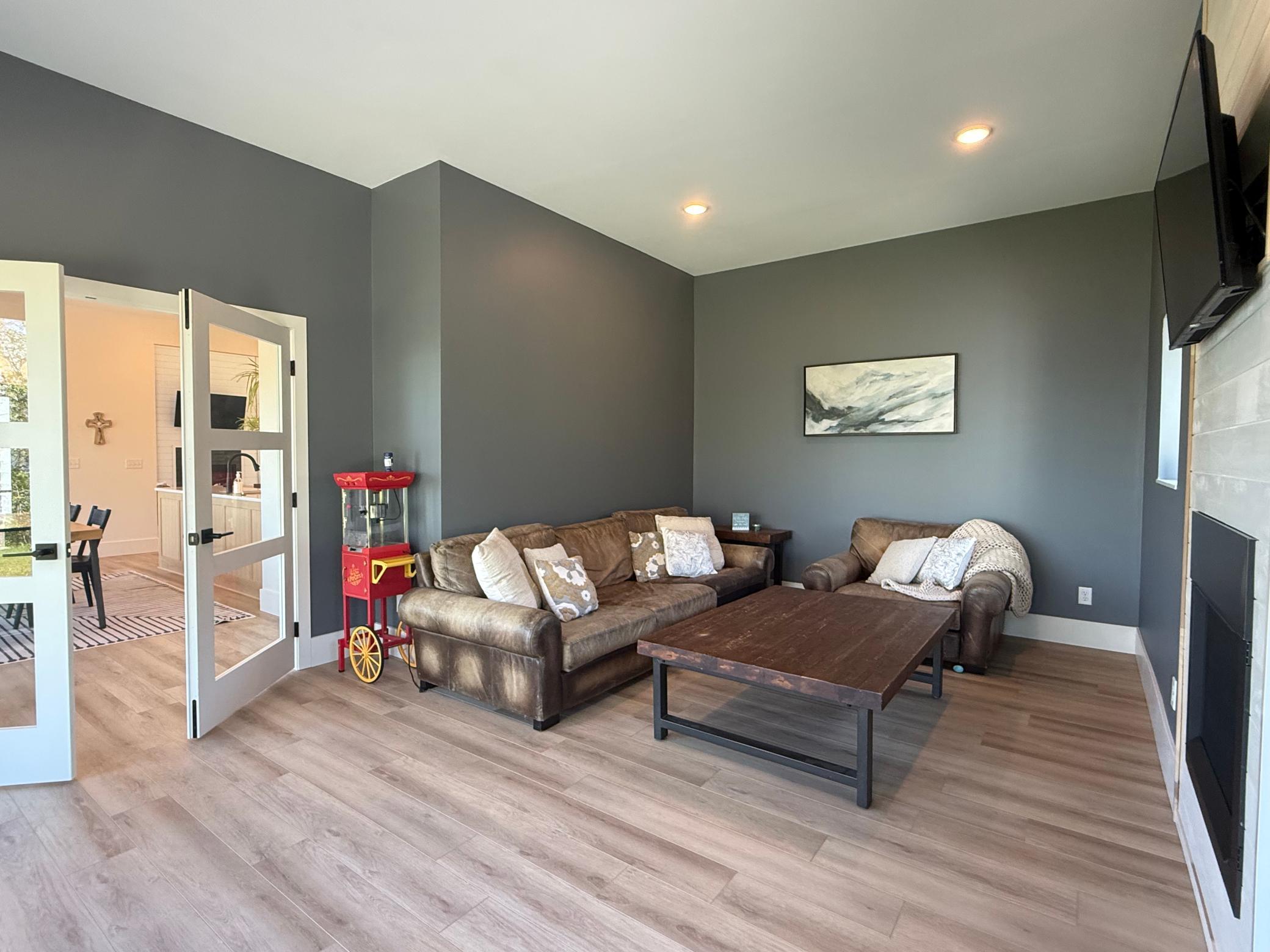 Bemidji, Minnesota, 56601, United States, 5 Bedrooms Bedrooms, ,4 BathroomsBathrooms,Residential,Active,2052037