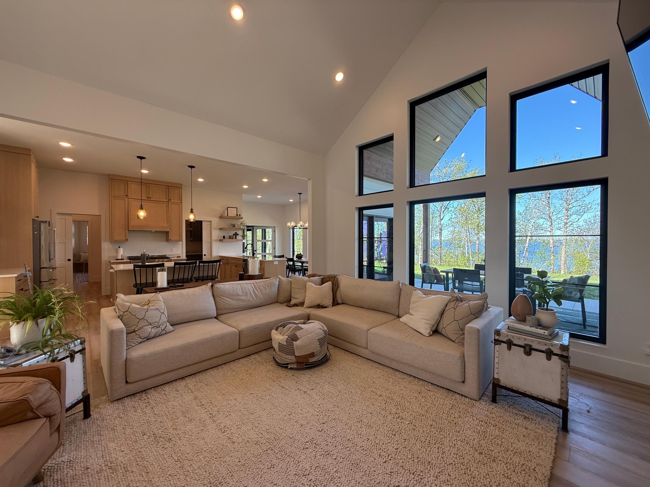 Bemidji, Minnesota, 56601, United States, 5 Bedrooms Bedrooms, ,4 BathroomsBathrooms,Residential,Active,2052037
