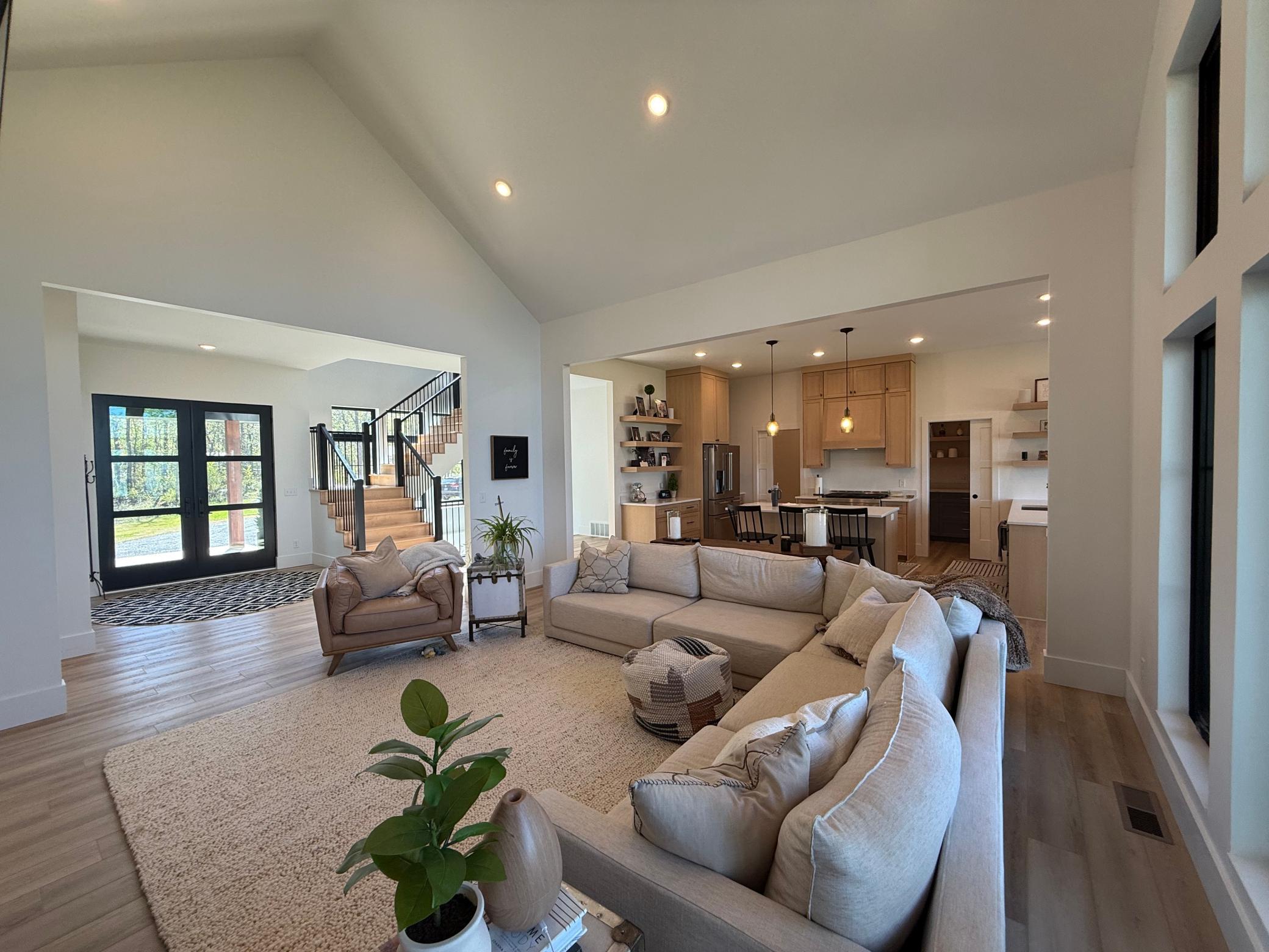 Bemidji, Minnesota, 56601, United States, 5 Bedrooms Bedrooms, ,4 BathroomsBathrooms,Residential,Active,2052037
