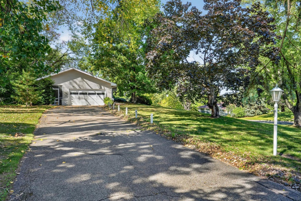 Photo of 405 Unique Drive, Burnsville, MN 55337 (MLS # 7148485)