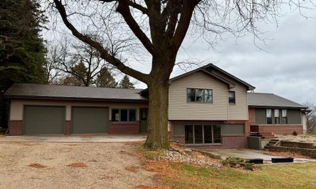 Photo of 45722 County Road 15, Great Bend Twp, MN 56101 (MLS # 6822340)