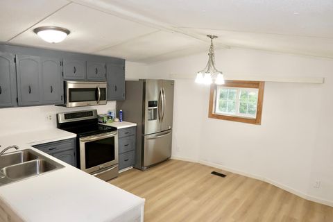 17373 North Creek Dr Lakeville MN 55024