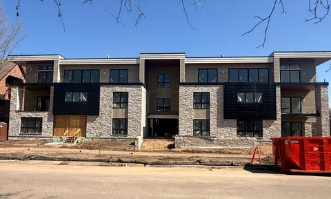 150 Broadway Avenue S 2A Wayzata MN 55391