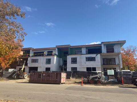 150 Broadway Avenue S 2A Wayzata MN 55391