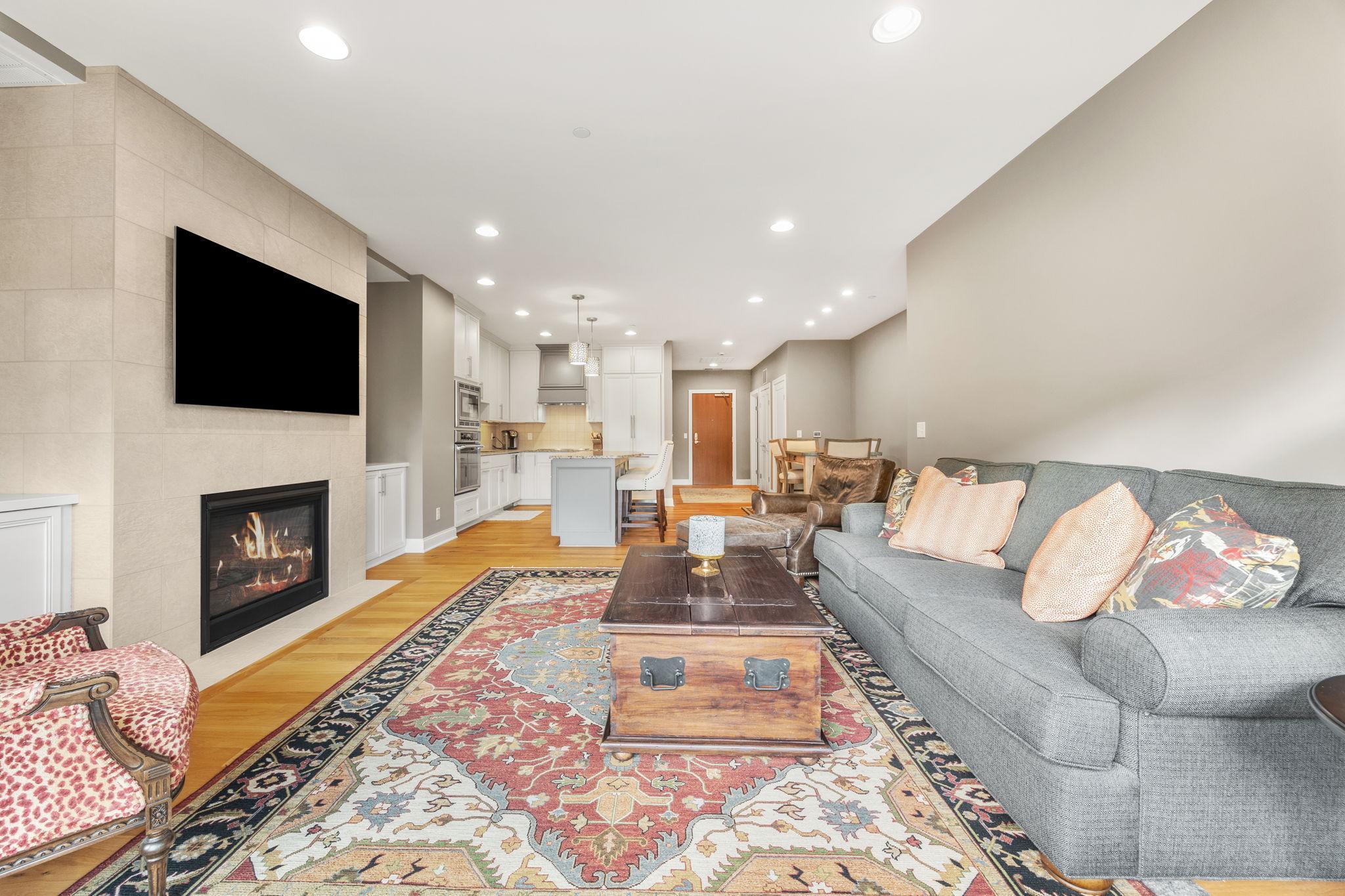 875 Lake Street N 205