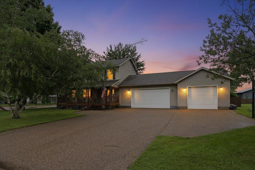 Photo of 624 S 7th Street, Lake City, MN 55041 (MLS # 7105740)