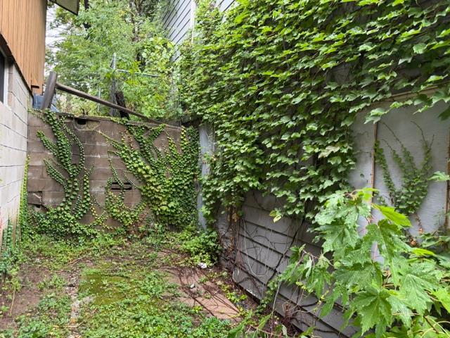 606 Cook Avenue E