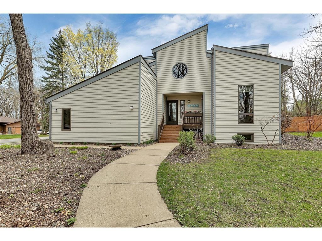 Photo of 2022 Hillcrest Drive, Saint Cloud, MN 56303 (MLS # 7040871)