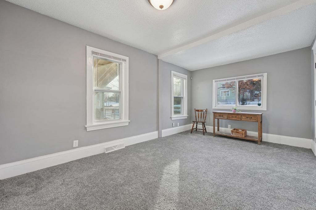 Photo of 1008 Lowry Avenue N, Minneapolis, MN 55411 (MLS # 7081889)