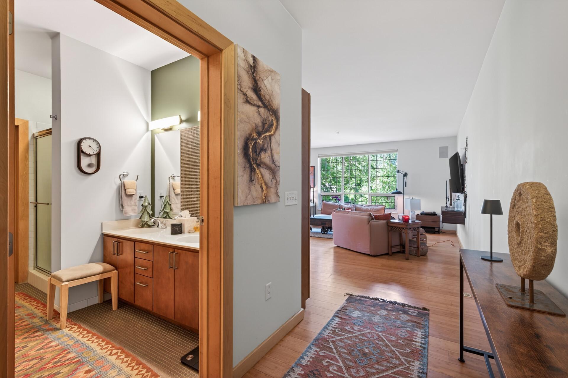 521 2nd Street SE 301