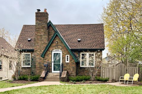 1549 Simpson Street Saint Paul MN 55108