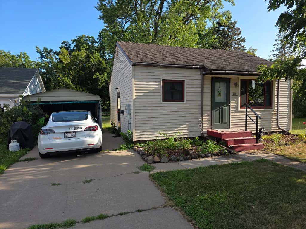Photo of 124 W 6th Street, New Richmond, WI 54017 (MLS # 7117066)