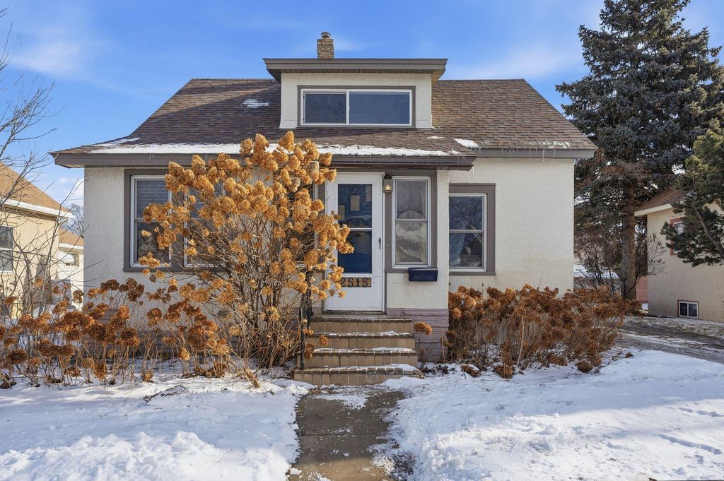 Photo of 2515 Washington Street NE, Minneapolis, MN 55418 (MLS # 7013088)