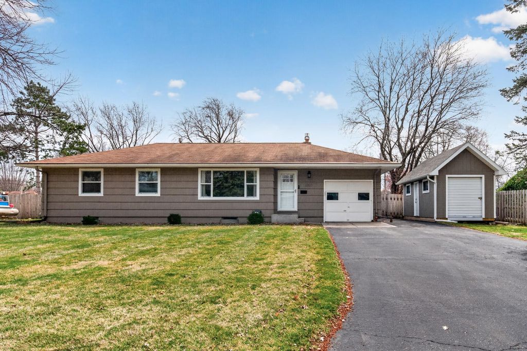 Photo of 8017 66th Avenue N, Brooklyn Park, MN 55428 (MLS # 7054328)