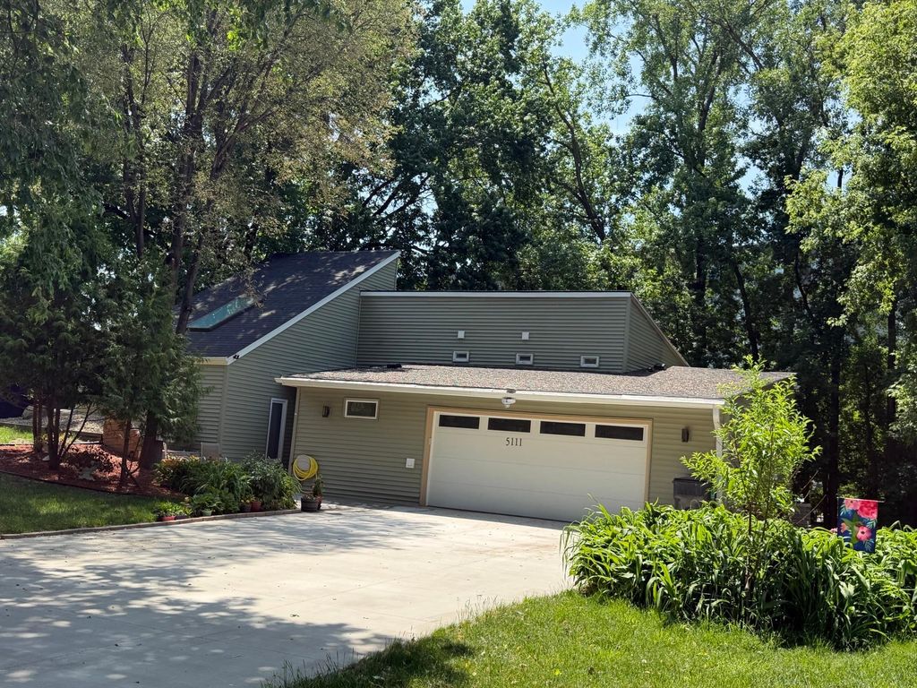 Photo of 5111 Circle Down, Golden Valley, MN 55416 (MLS # 7083271)