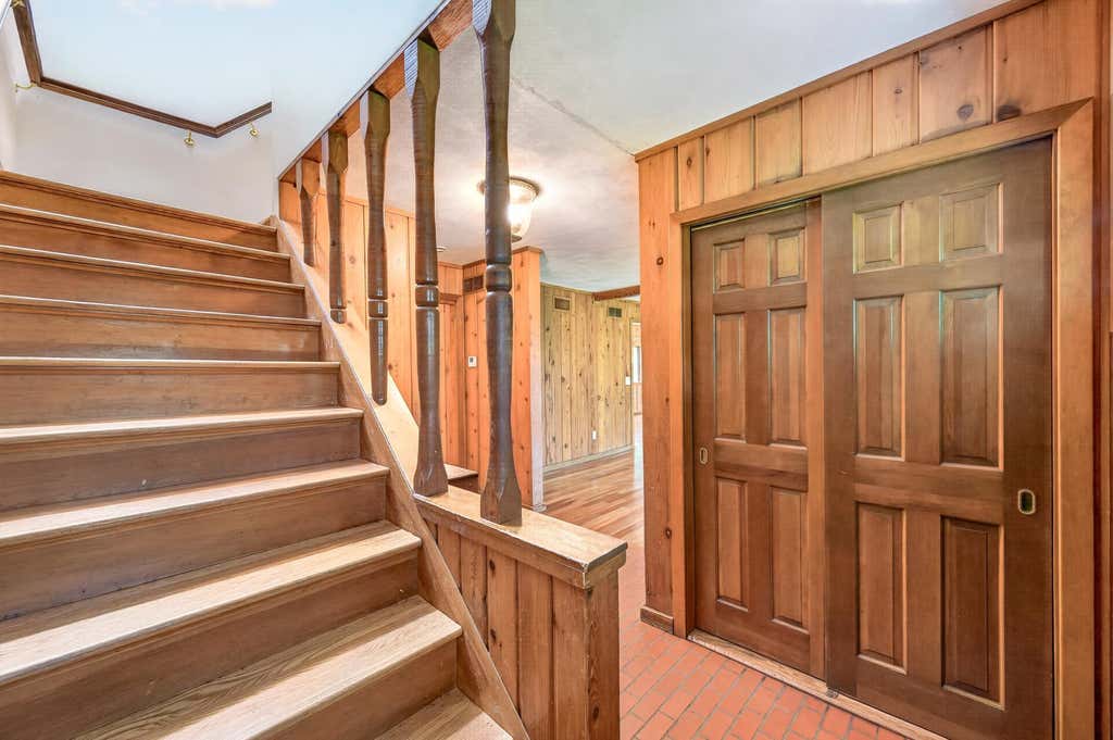 Photo of 22 Eagle Ridge Road, North Oaks, MN 55127 (MLS # 6814717)