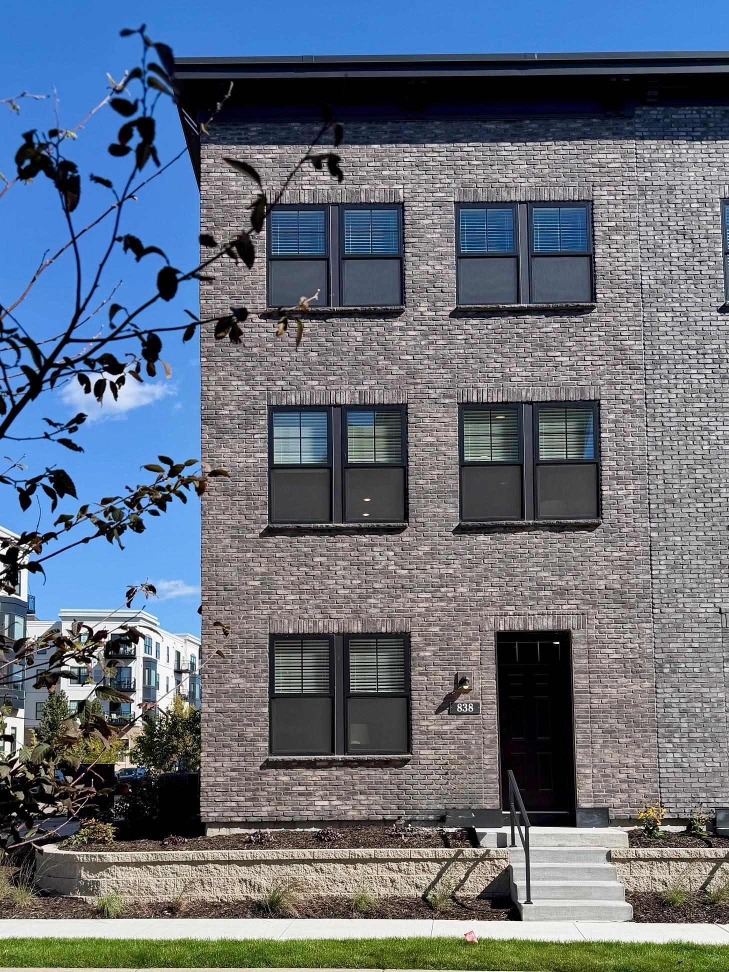 838 Woodlawn Avenue