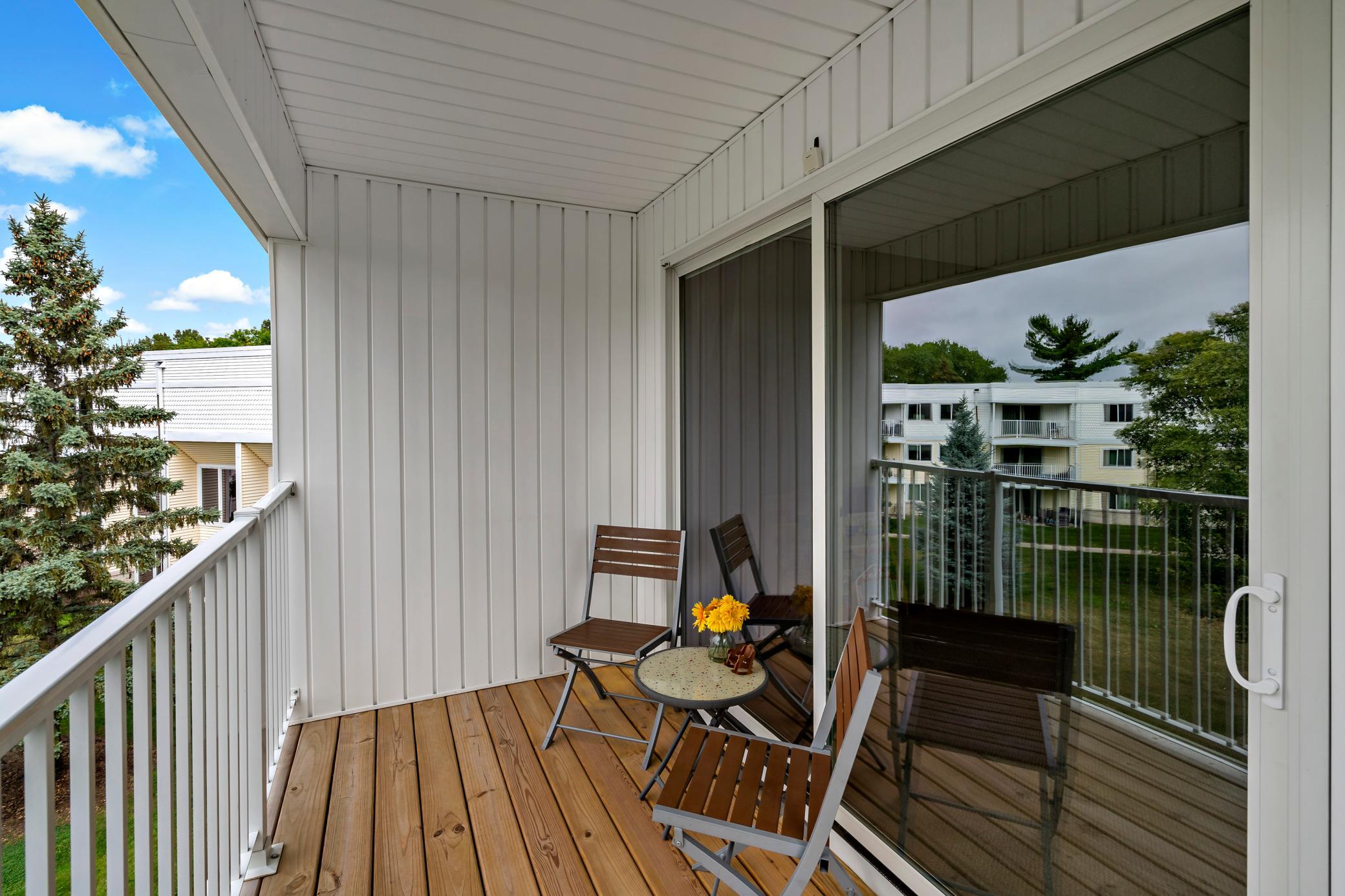 132 Demont Avenue E 325