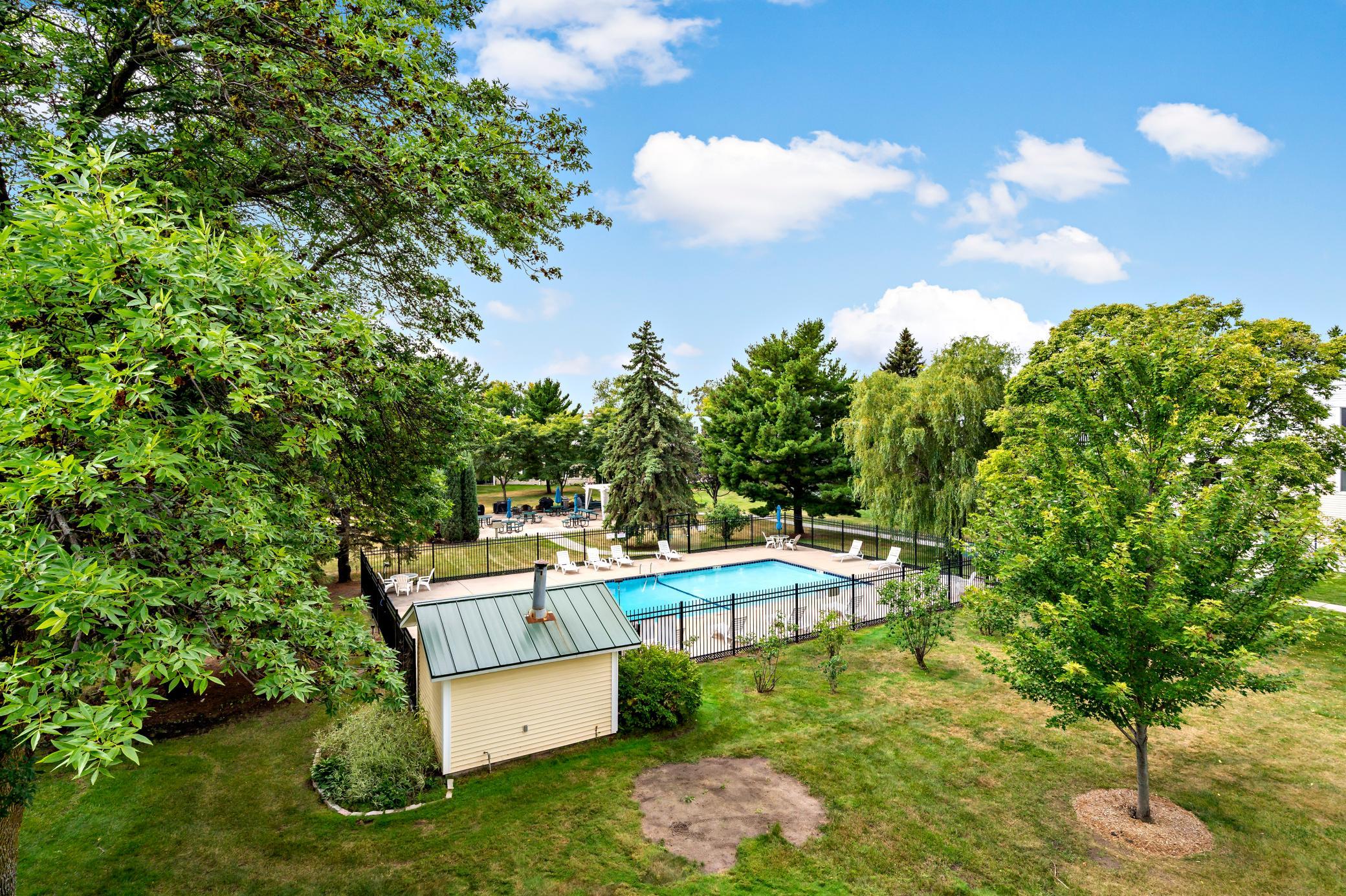 132 Demont Avenue E 325