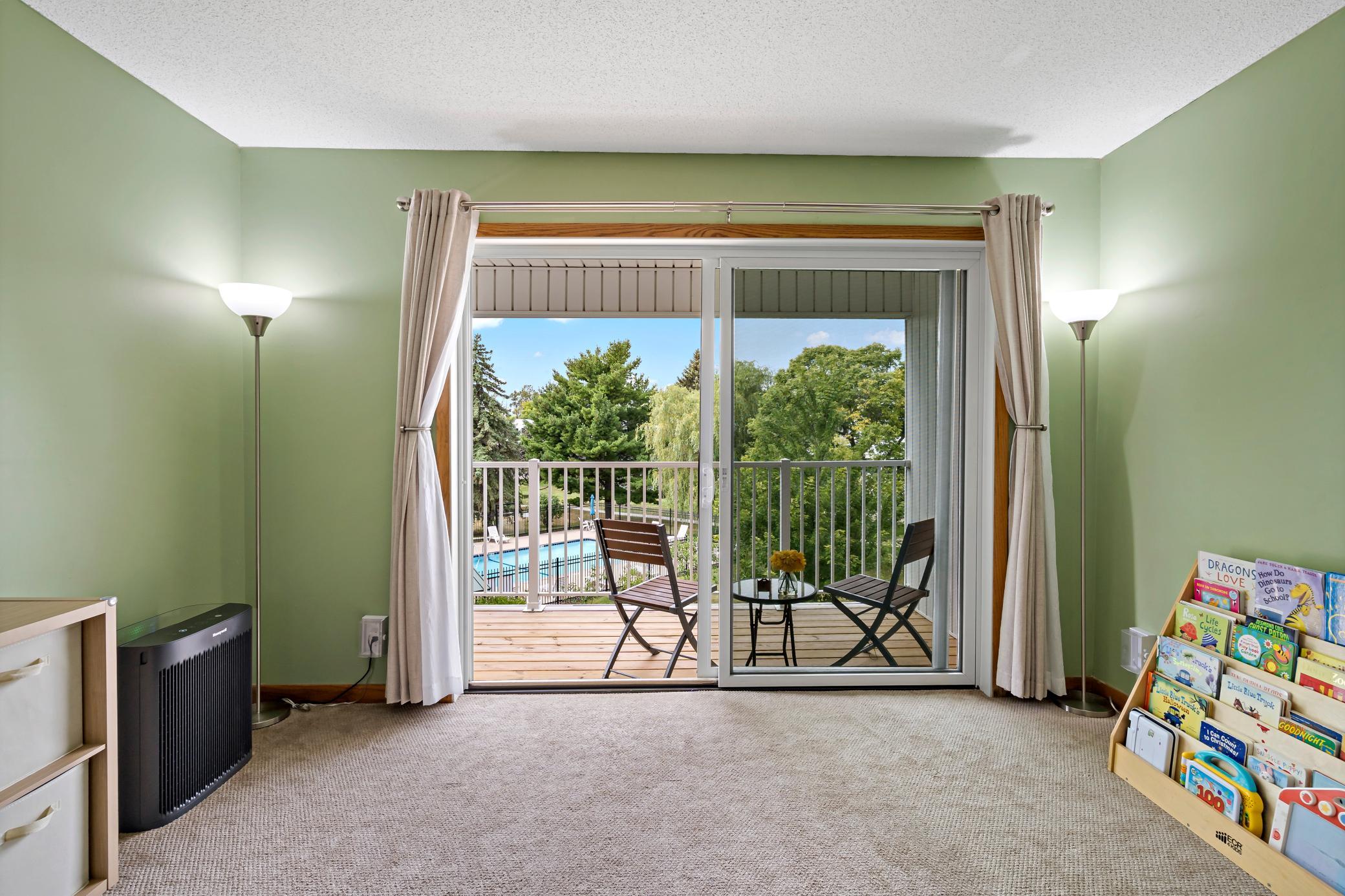 132 Demont Avenue E 325