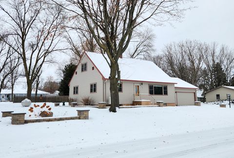 Photo of 330 1st Street W, Lake Lillian, MN 56253 (MLS # 6823469)