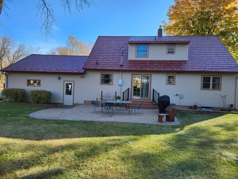 Photo of 330 1st Street W, Lake Lillian, MN 56253 (MLS # 6823469)