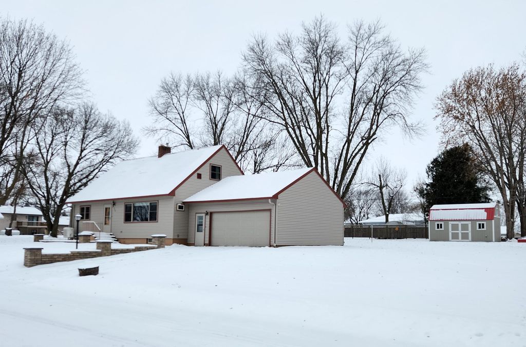 Photo of 330 1st Street W, Lake Lillian, MN 56253 (MLS # 6823469)