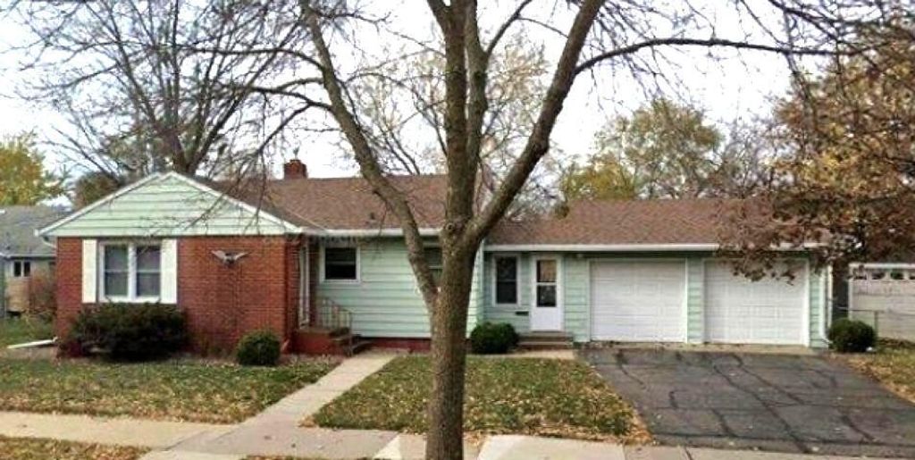 Photo of 27 22nd Avenue N, Saint Cloud, MN 56303 (MLS # 7002348)