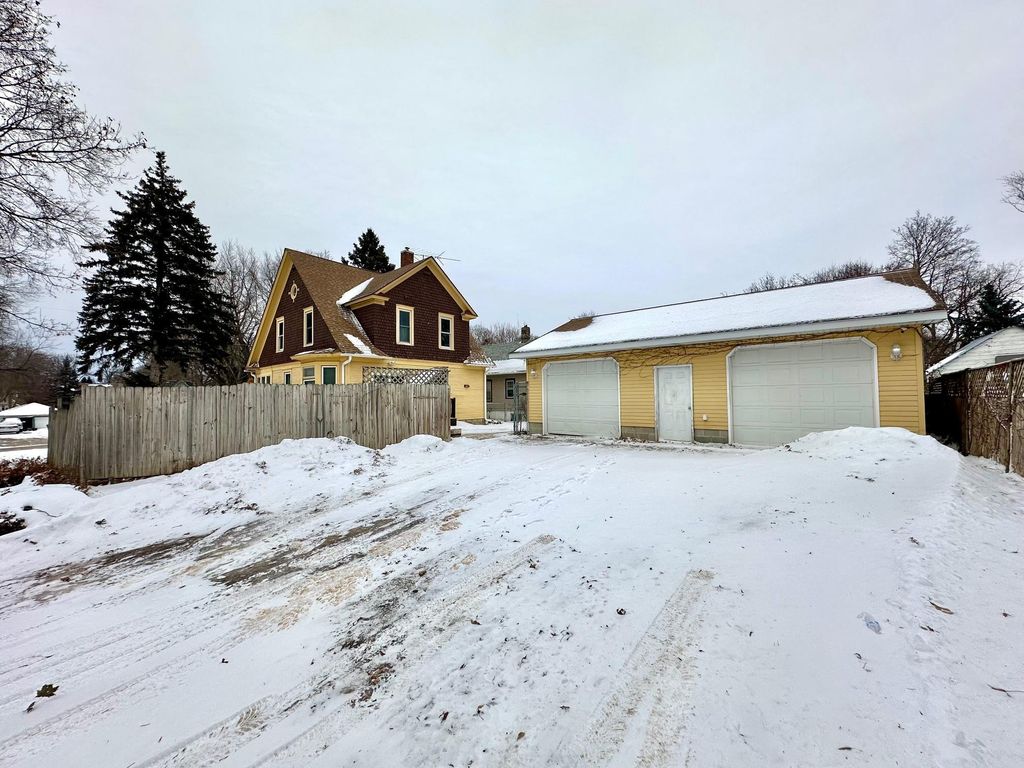 Photo of 402 E 4th Street, Albert Lea, MN 56007 (MLS # 7002473)