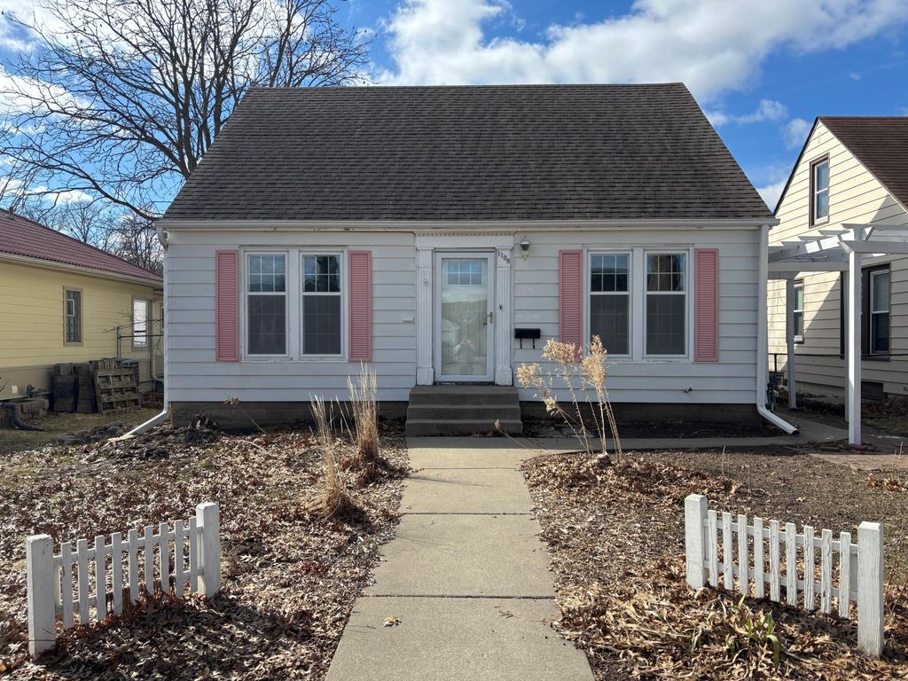 Photo of 1108 California Avenue W, Saint Paul, MN 55108 (MLS # 7051558)