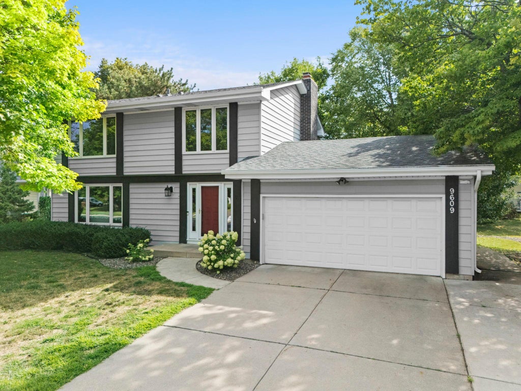 Photo of 9609 Utica Road, Bloomington, MN 55437 (MLS # 7128813)