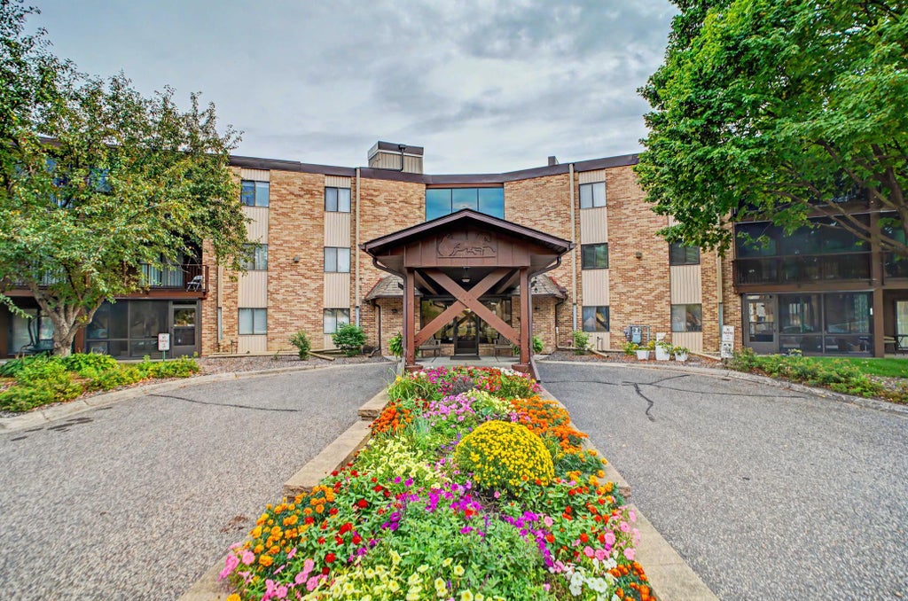 Photo of 2680 Oxford Street N #145, Roseville, MN 55113 (MLS # 7128100)