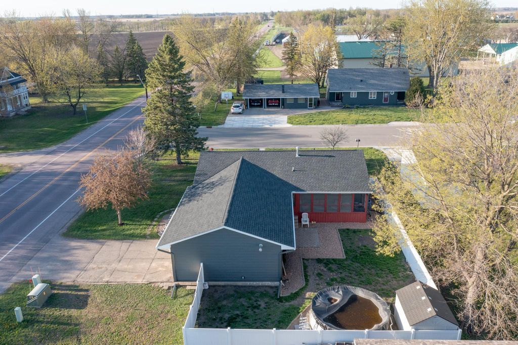Photo of 822 W Chandler Street, Arlington, MN 55307 (MLS # 7059963)