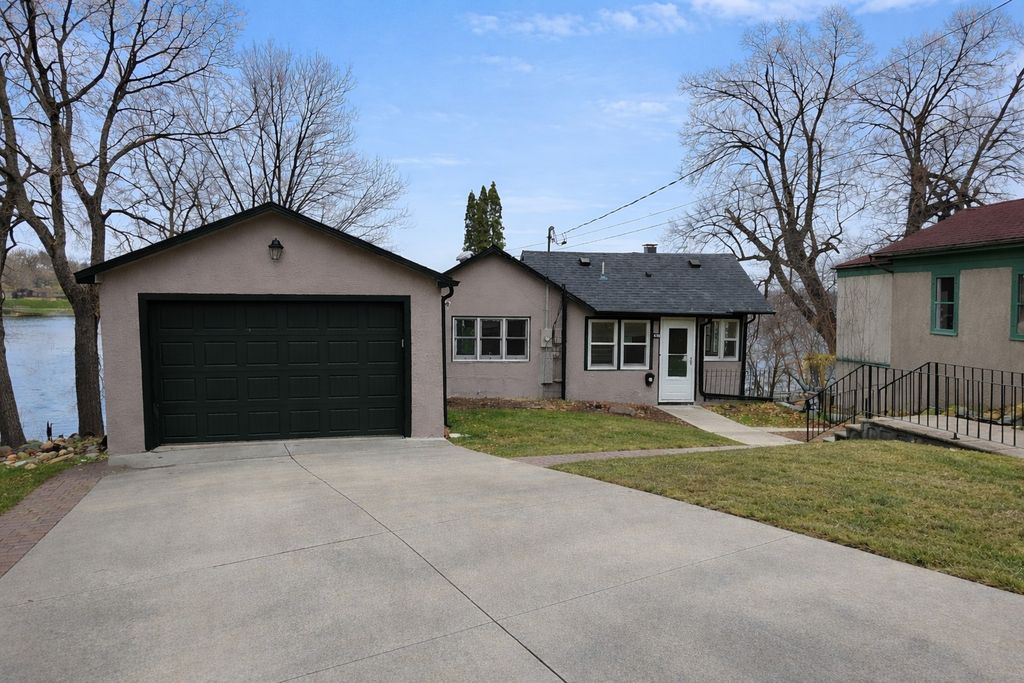 Photo of 632 E Park Avenue, Albert Lea, MN 56007 (MLS # 7053764)