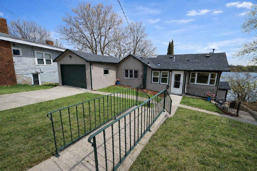 Photo of 632 E Park Avenue, Albert Lea, MN 56007 (MLS # 7053764)