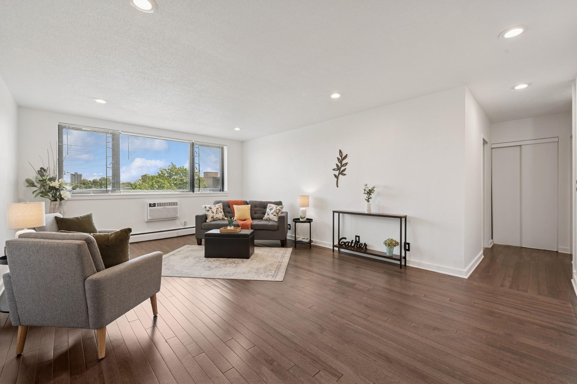 2500 Blaisdell Avenue 401