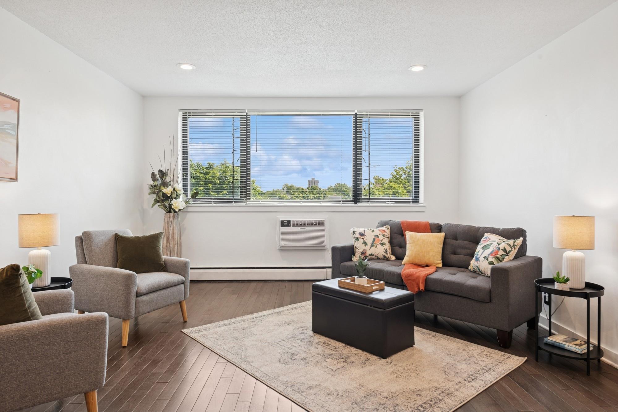 2500 Blaisdell Avenue 401