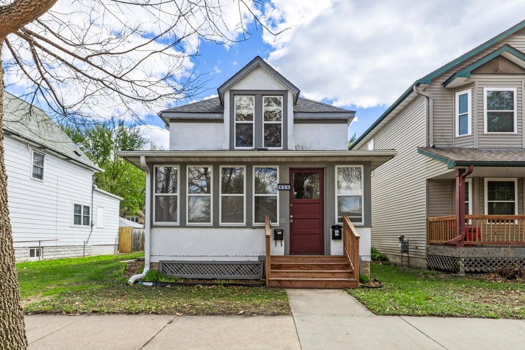 Photo of 934 Juno Avenue, Saint Paul, MN 55102 (MLS # 7036099)