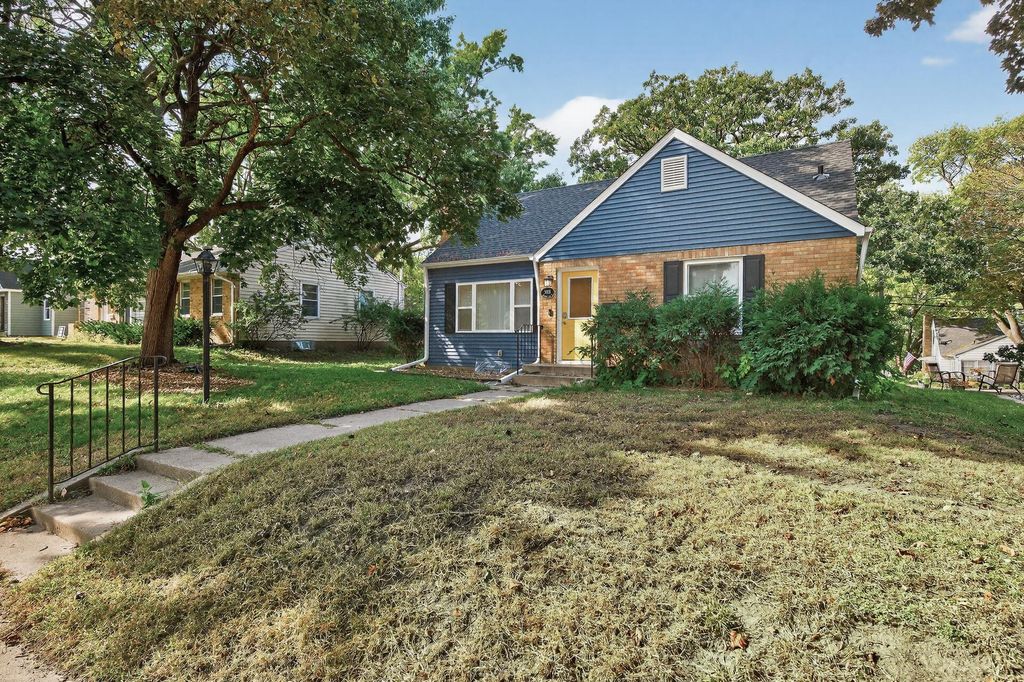 Photo of 3425 Zenith Avenue N, Robbinsdale, MN 55422 (MLS # 7017796)