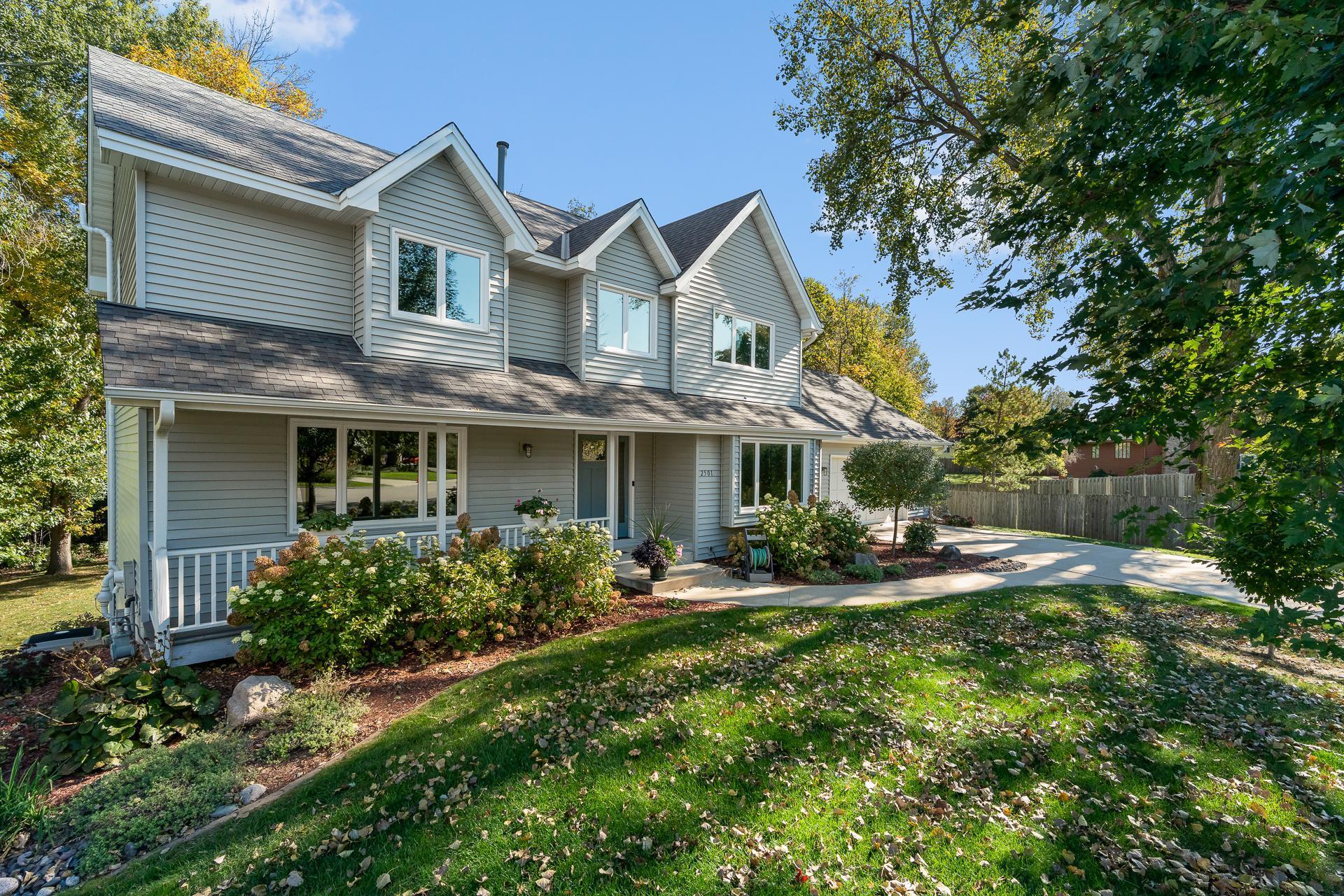 2501 Wellington Circle