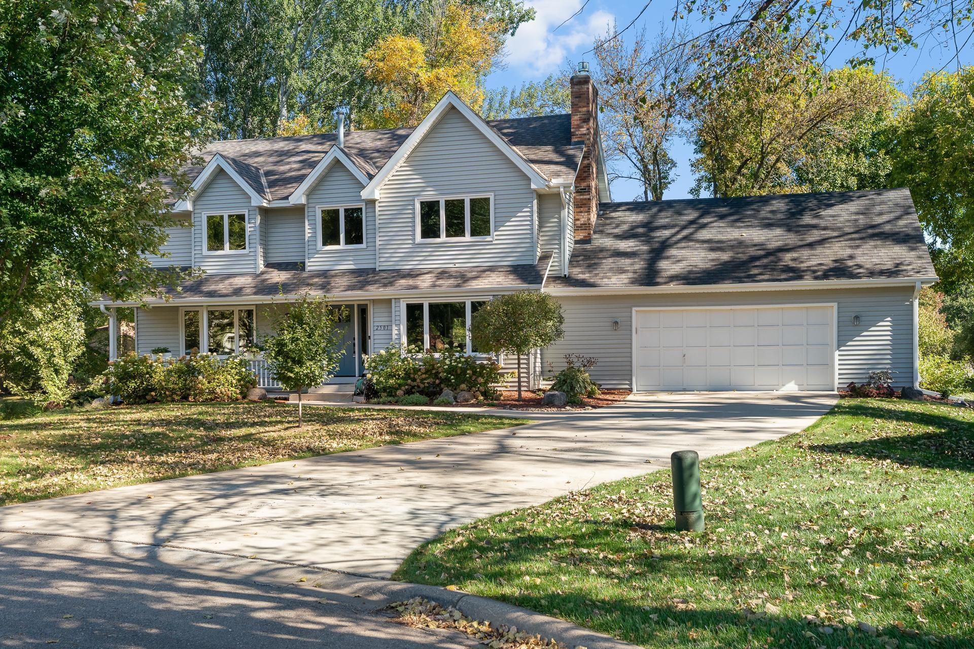 2501 Wellington Circle