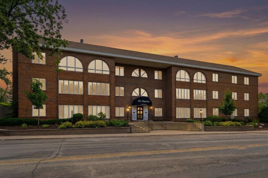 Photo of 5100 France Avenue S #102, Edina, MN 55410 (MLS # 7102296)