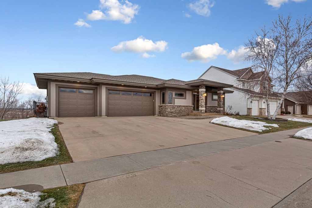 Photo of 255 Foothills Ln SE Ln, Rochester, MN 55904 (MLS # 7009032)