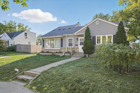Photo of 3721 Quail Avenue N, Robbinsdale, MN 55422 (MLS # 6800333)