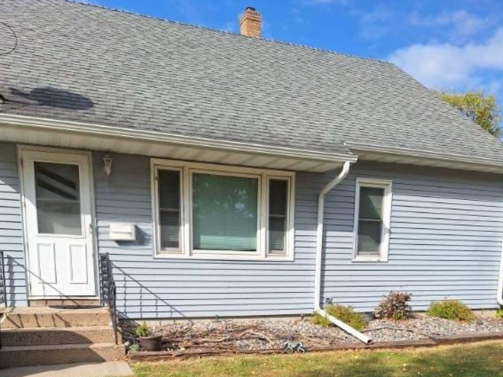 Photo of 819 15th Street N, Moorhead, MN 56560 (MLS # 6805117)