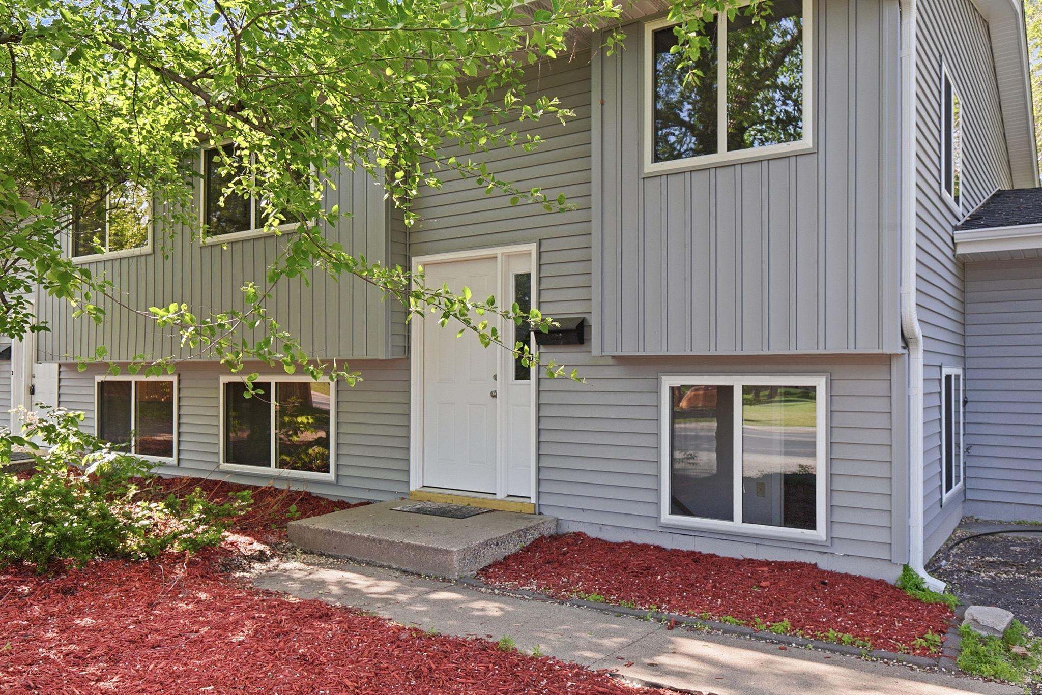 2221-2223 W 82nd Street