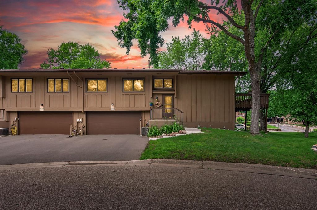 Photo of 2615 Sumac Court, White Bear Lake, MN 55110 (MLS # 7105307)
