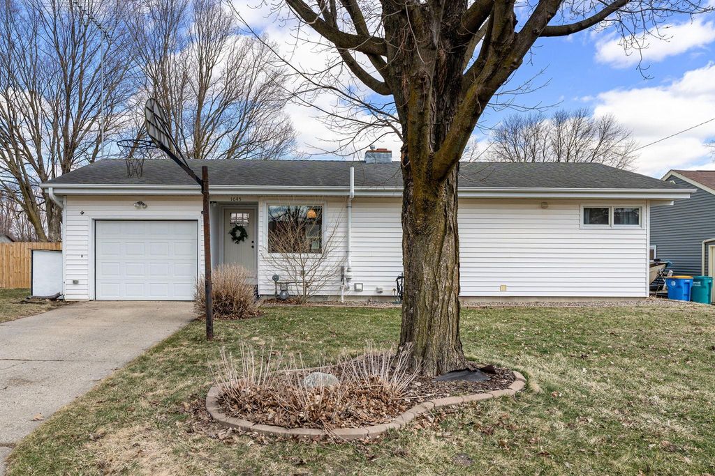 Photo of 1045 10th Avenue NE, Owatonna, MN 55060 (MLS # 7067213)