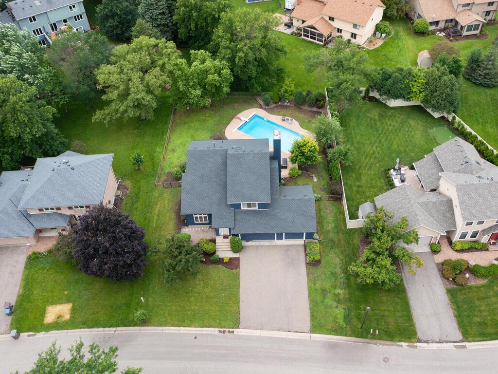 18511 Maple Leaf Drive