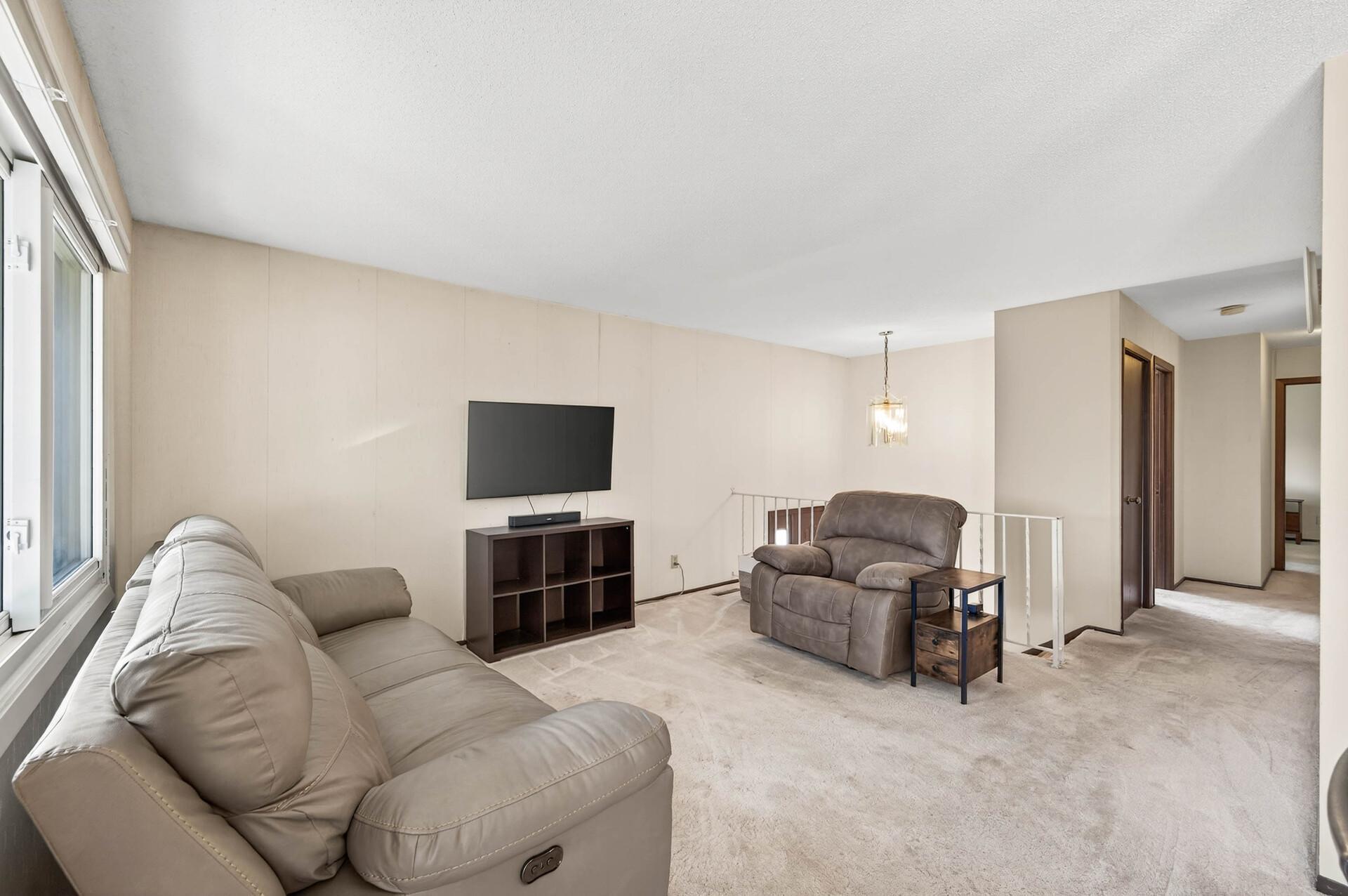 4173 Sylvia Lane S